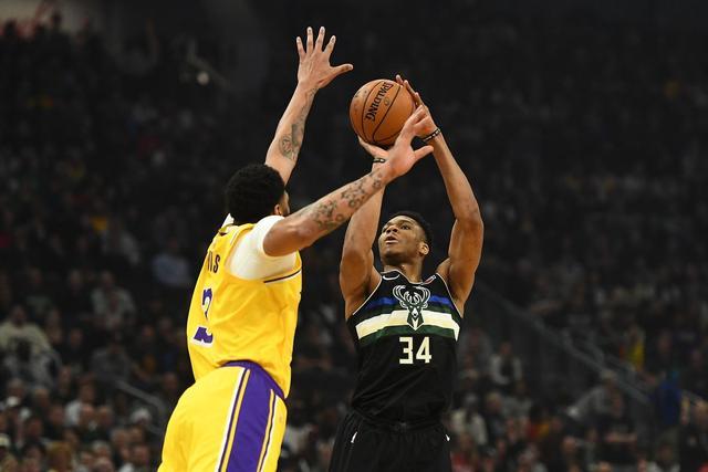 美媒盘点NBA史上十大三巨头